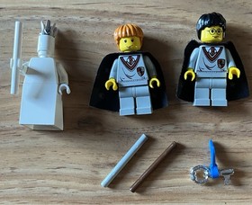 LEGO Harry Potter 4704 The Chamber of The Winged Keys Complete w/ Box and Manual