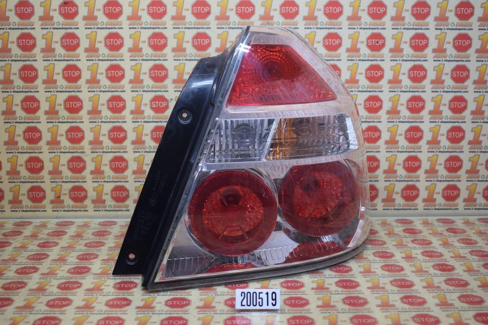 CHEVROLET AVEO 2009-2011 PASAJERO/LADO DERECHO FRENO TRASERO LUZ TRASERA OEM Foto 2 de 4