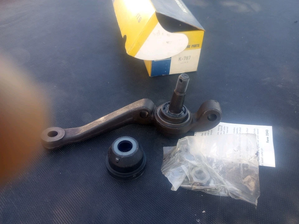 Rótula Moog K787 L inferior Dodge Dart Lancer Plymouth Barracuda Valiant Duster Foto 3 de 4