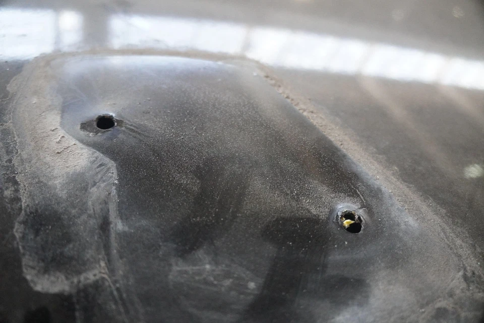 Rear Truck Bed Lid Tonneau Cover 15214947 Chevrolet SSR 2003-06 *Note* - Image 2 of 4