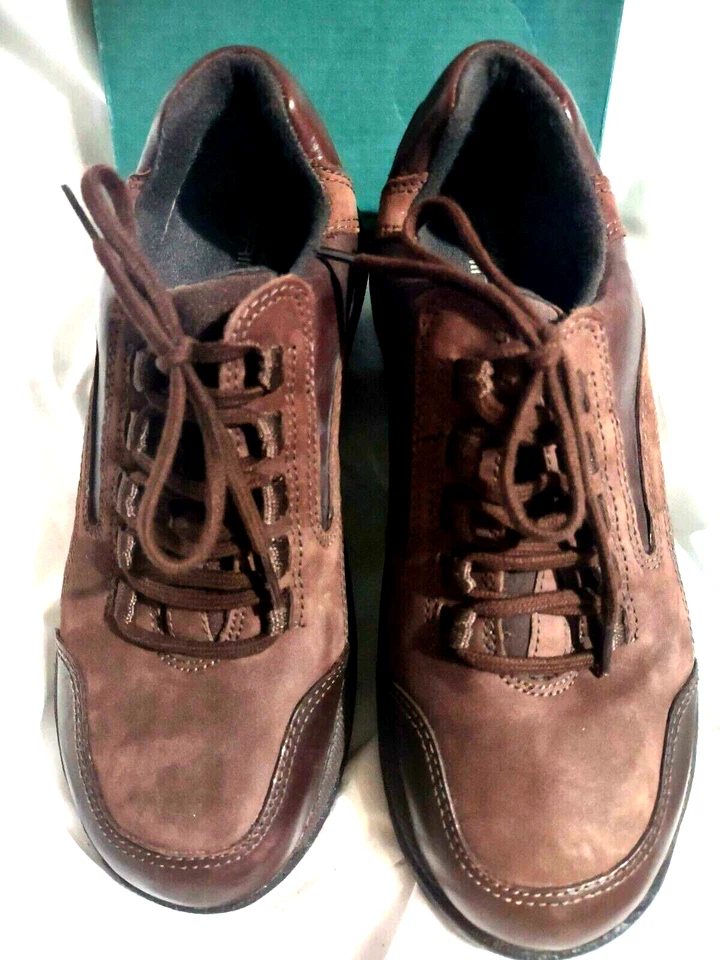 Zapatos Talla 7M Clarks Marrón Springers Cuero Superior Gimnasio Tenis Nuevo en Caja Foto 3 de 4