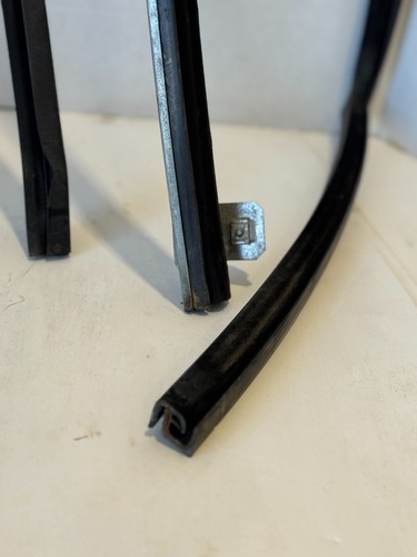 1997-2003 Ford F150 Front Driver Left Window Seal Crew Cab Used OEM - Picture 3 of 8