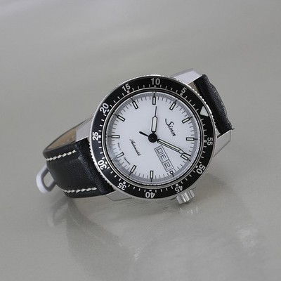 SINN 104 ST Sa, Automatik Ø 41 mm Leder Zifferblatt Weiss Full Set Top Zustand