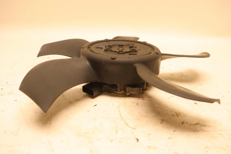 Chevy Silverado 1500 2014-2021 motor radiador ventilador de refrigeración motor con cuchilla OEM Foto 3 de 4