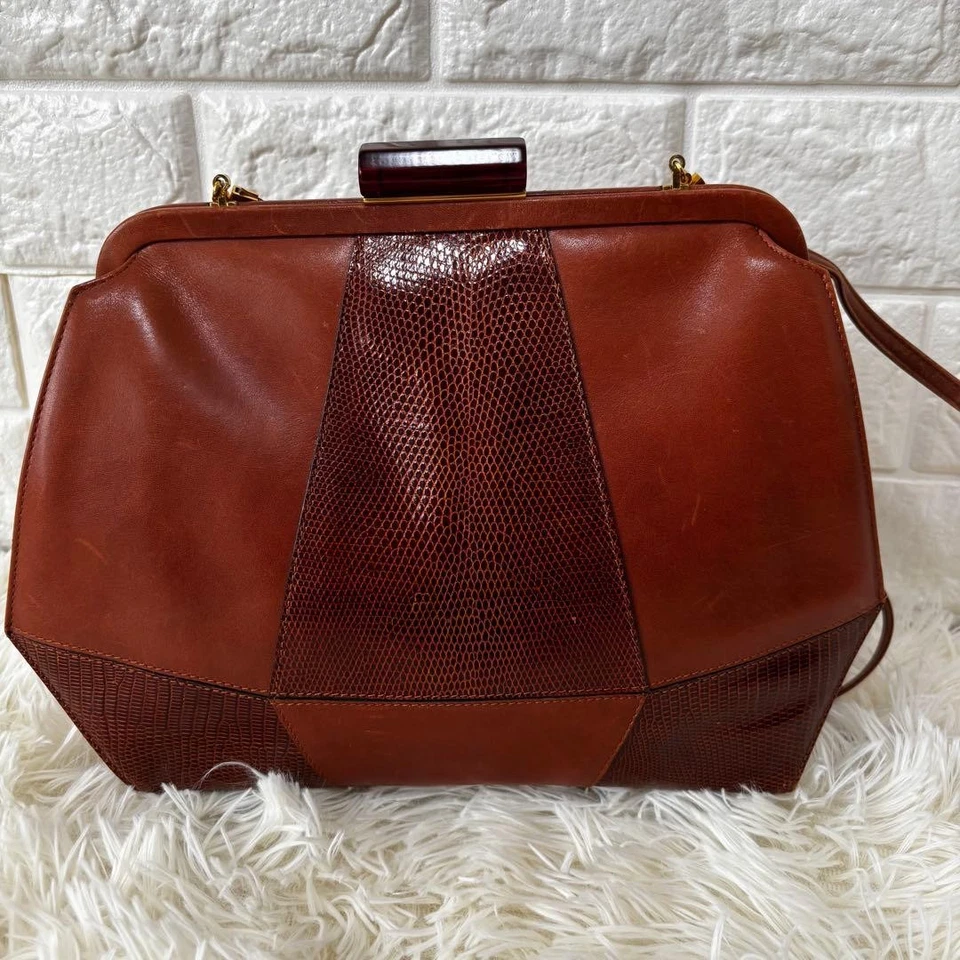 Bolso de Hombro Salvatore Ferragamo Cuero Marrón Dorado Herrajes Raro Estado Foto 3 de 4