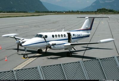 Beechcraft Super King Air Model B200T Airplane Desk Wood Model Small New
