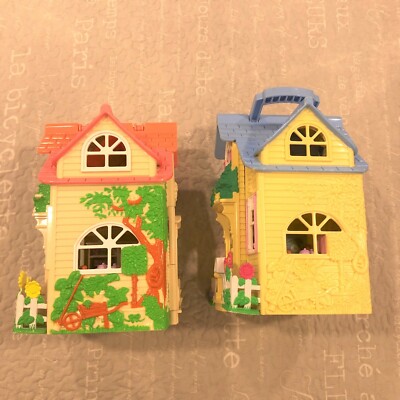 VINTAGE DOLL HOUSE FISHER PRICE CARRY CASE FOLDIBLE DOLL HOUSE 2000 MATTEL