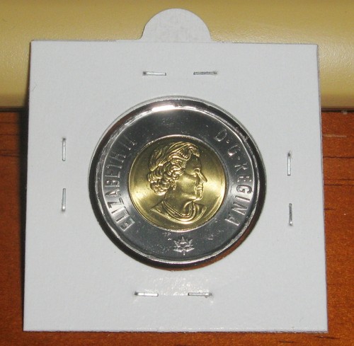 Canada 2017 BU Toonie $2 Two Dollar Off-Center Paint Error Dance of the Spirits - Picture 3 of 3