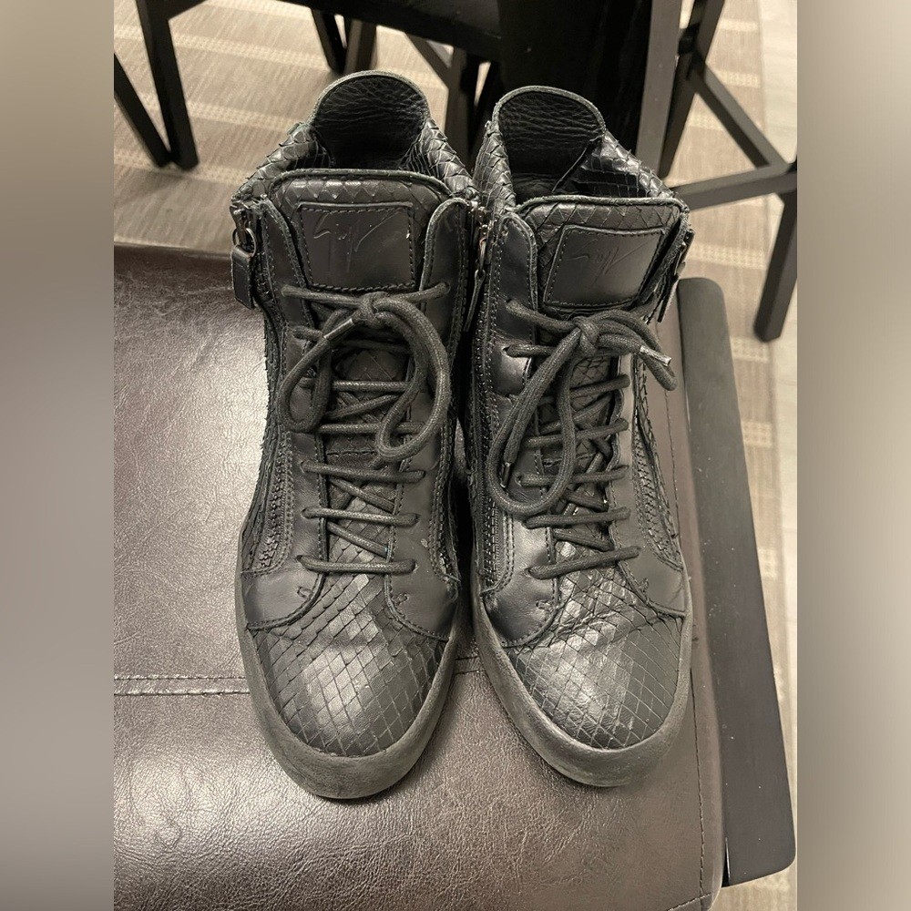 Authentic Giuseppe Zanotti python embossed leathe… - image 2