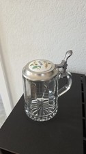 Bierkrug aus Glas  mit Zinndeckel  und  handbemaltem Porzellaneinsatz