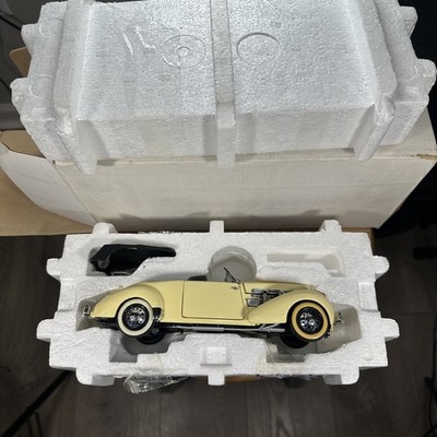 Vintage 1937 Cord 812 Phaeton Coupe Diecast Franklin Mint -  READ