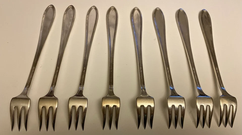 "Juego de 8 tenedores de cóctel International Silver Co plateados ROSE AND LEAF 6""" Foto 3 de 4