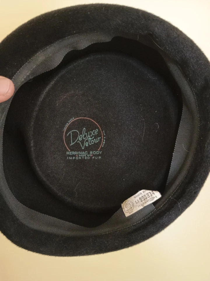 De Colección Años 60 De Lujo Terciopelo Merrimac Cuerpo Importado Piel Fieltro Sombrero Negro Pastillero  Foto 2 de 4