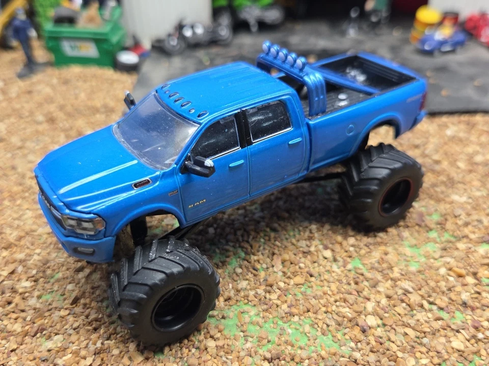 2023 1/64 DODGE RAM 2500 4x4 Truck Cummins Mud Monster Diesel Mega Greenlight - Image 2 of 4