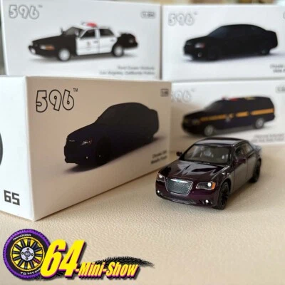 596 Modell 1:64 Chrysler 300C Matt-Schwarz Metallic-Violett Leichtmetall-Modella