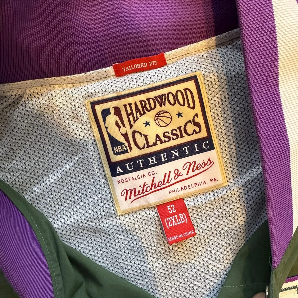 Milwaukee Bucks Mitchell and Ness Authentic NBA Warm-Up Jacket Size 2XL - Image 3 of 3