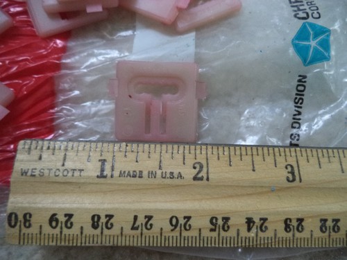 NOS MOPAR Moulding Clips 76 77 78 79 80 Chrysler Dodge Plymouth - Picture 2 of 4
