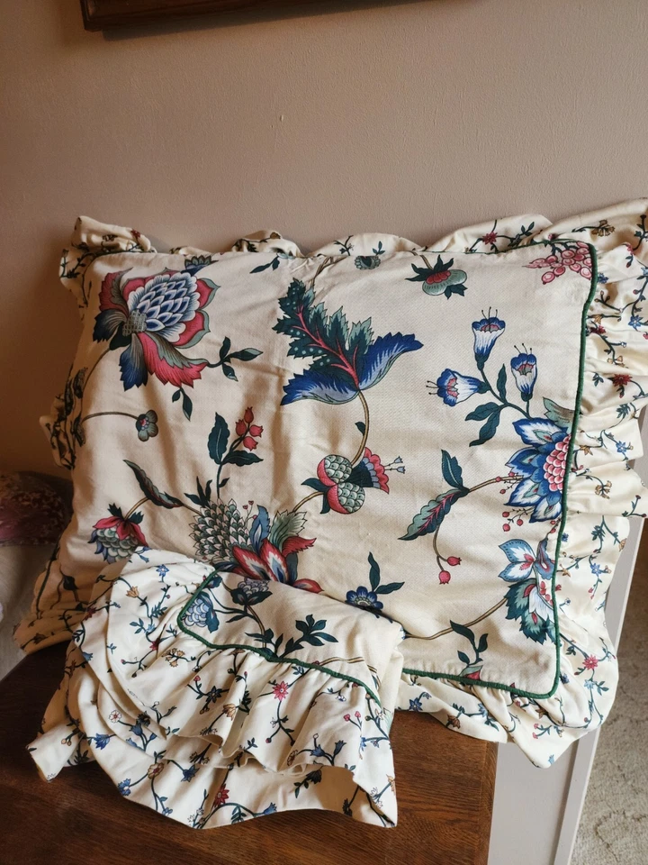 Juego de 2 Fundas Waverly Estándar con Volantes Floral Azul Multicolor 24 x 18 pulgadas... Foto 2 de 4