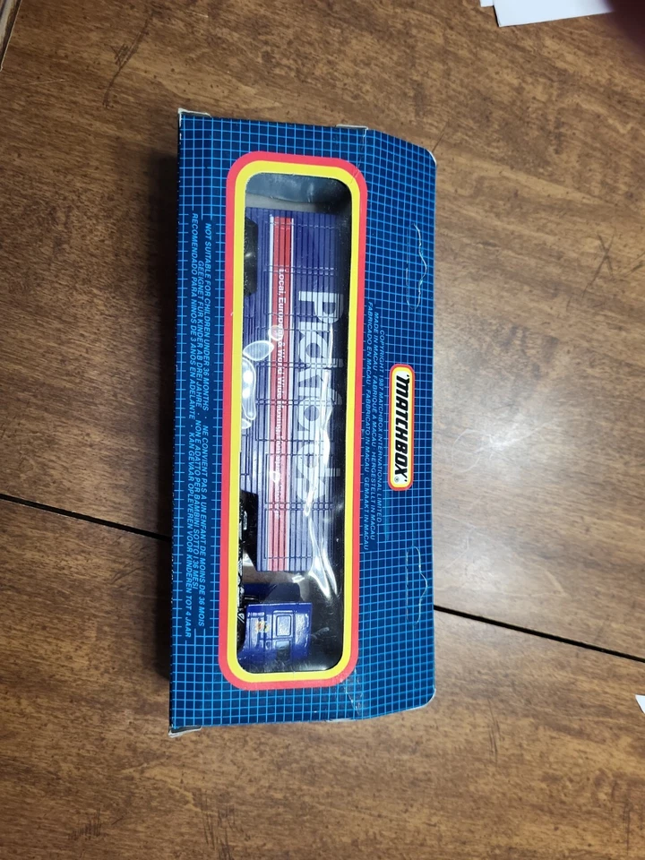 1987 Matchbox Convoy CY-24 Daf Box Car "Pickfords" - Image 3 of 4