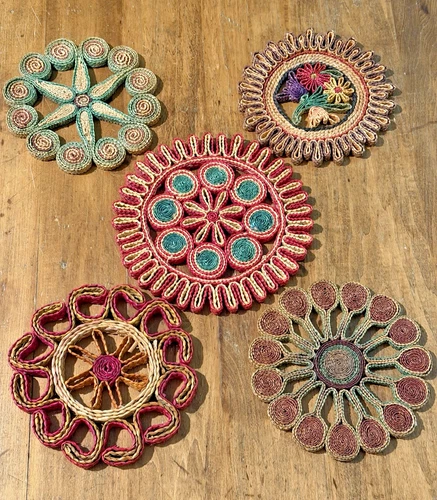 Colorful Woven Round Trivets Kitchen Raffia Hot Pads Wall Vintage Boho Set of 5 - product listing photo