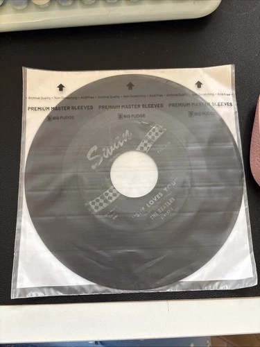 The Beatles “She Loves You” Swan S-4152-S 45rpm- Play Well-No Sleeve