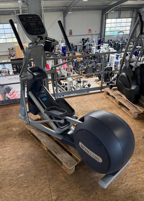 PRECOR EFX Crosstrainer - LED P30 Konsole - Self Powered - Verstellbare Rampe