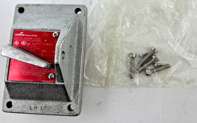 Crouse-Hinds DSD934 Control Station   600V, Explosion Proof, 2-Button, Factory S