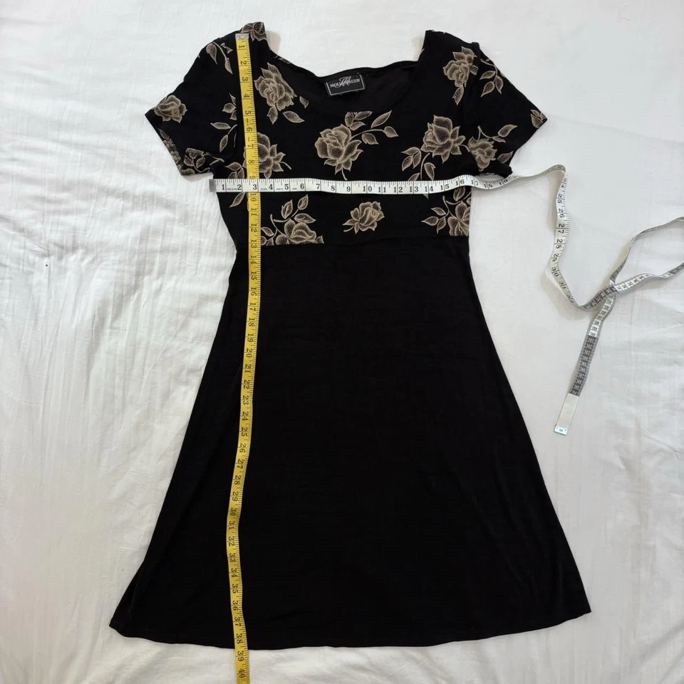 Vestido midi ajustado floral rosa negro y dorado vintage años 90 Molly Malloy M gótico Foto 4 de 4