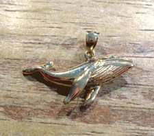 29MM SOLID 14K YELLOW GOLD TEXTURED HAWAIIAN KOHOLA HUMPBACK WHALE PENDANT
