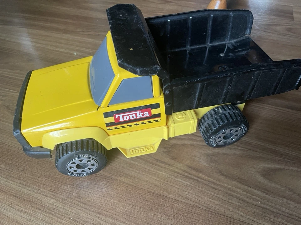 Large Tonka Dump Truck Pressed Steel Body 2012  - Image 3 of 3