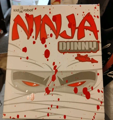 Kidrobot 8" Mad Ninja Dunny white edition from 2007 New 0pen Box - Imagen 1 de 3