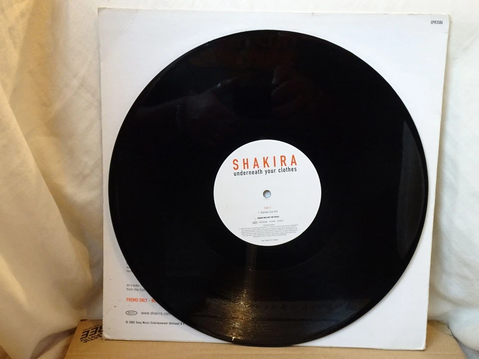 Shakira:   Underneath Your Clothes  2002  UK  Promo  12" - Изображение 3 из 4