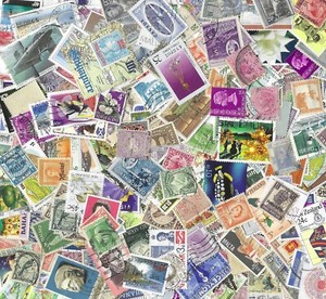 BRITISH EMPIRE & COMMONWEALTH STAMPS APPROX 650 60 GMS OFF PAPER  NO GB FREE P&P