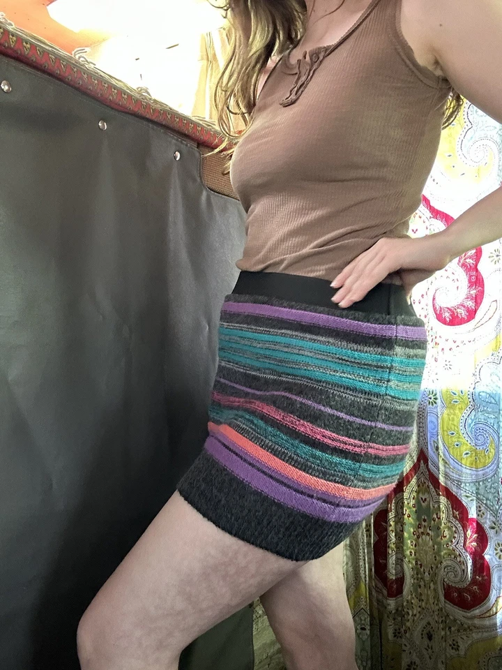 Minifalda a rayas material suéter Mudd Y2K Foto 3 de 4