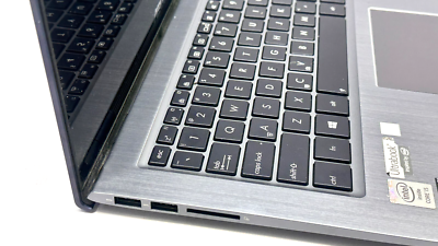 ASUS UX302L 13-inch Touch Screen Intel Core i5, 6 GB Ram, Win 10