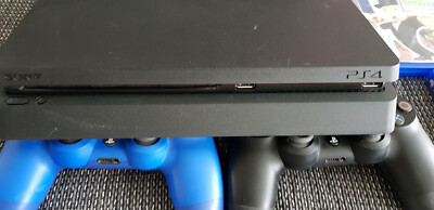 Sony PlayStation 4 Slim 1TB Spielkonsole mit 2 Dualshock Controller - Schwarz...