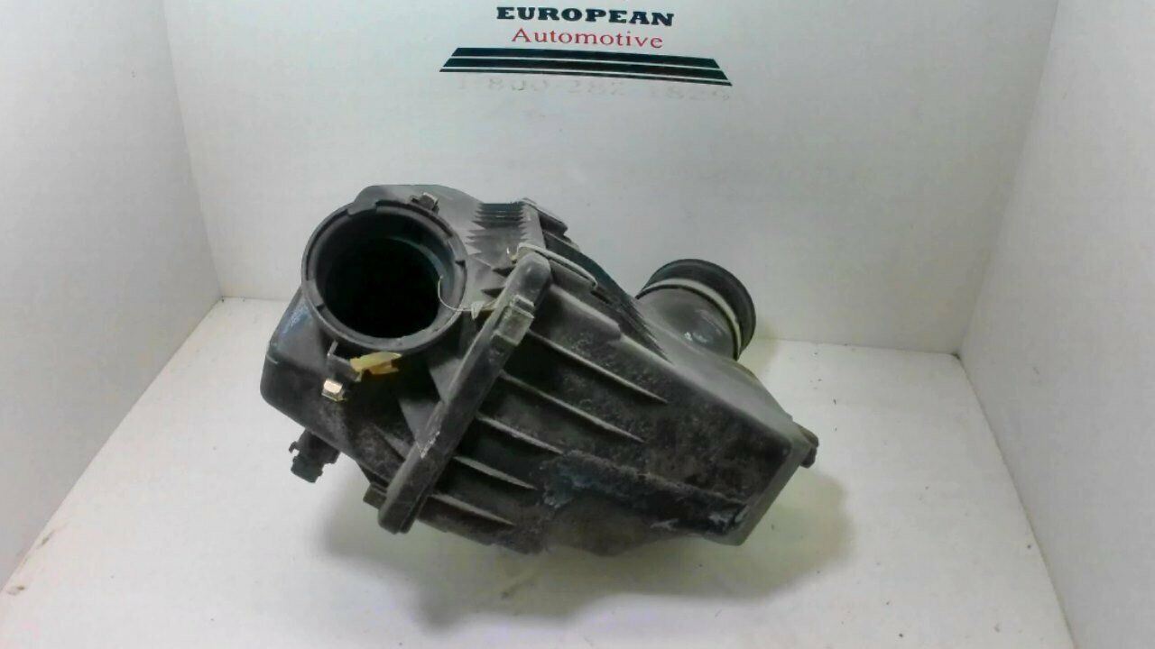 BMW E38 750iL V12 air cleaner filter intake 1747811 1702907