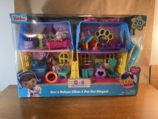 Doc  s Deluxe Clinic  Pet Vet Play set With Box Missing Dog Rare