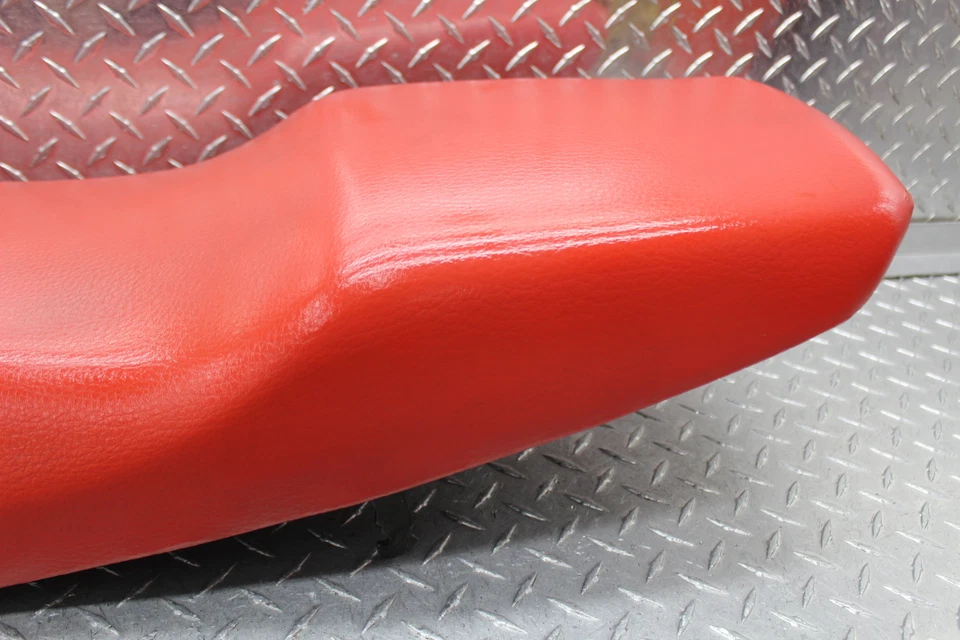 Honda Interceptor 500 1986 VF500F asiento delantero rojo sillín 77200-KE7-000ZB Foto 2 de 4