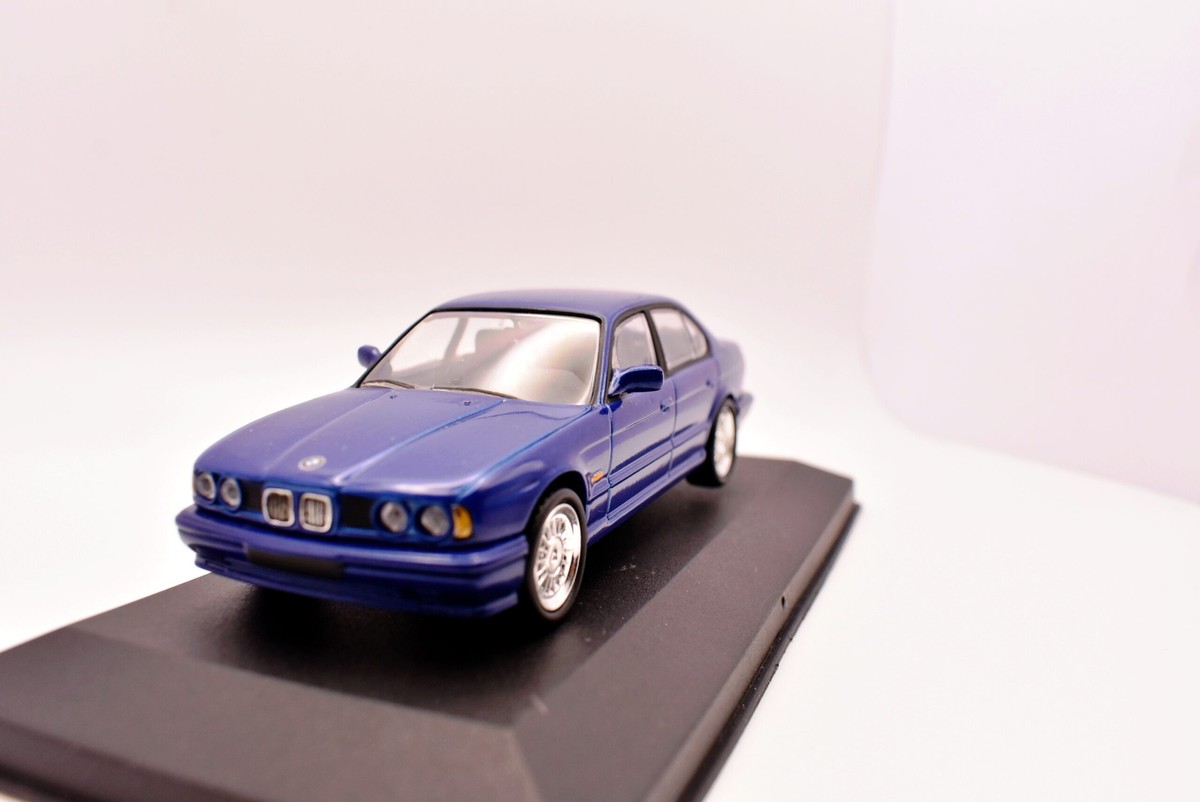 1:43 Scale BMW M5 Blue Diecast Road Vehicles Collection