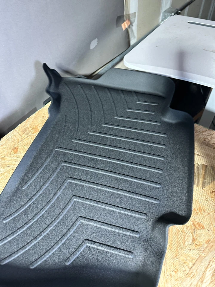 Forro de piso WeatherTech para Chevrolet Tahoe/Yukon 11-13 2007-2014, segunda fila, negro Foto 3 de 4