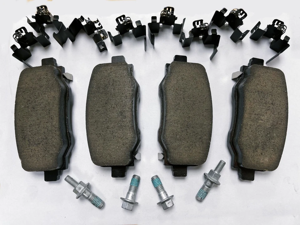 Genuine Mopar Rear Brake Pads Kit for Cherokee KL (2014+) - Image 1 of 1