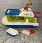 1972 VTG Fisher Price Little People Play HAPPY HOUSEBOAT Boat &Tug Boat # 985
