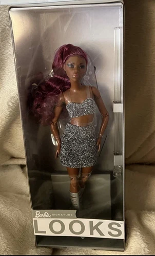 Barbie Signature Looks Model #7 Doll. NEW IN BOX