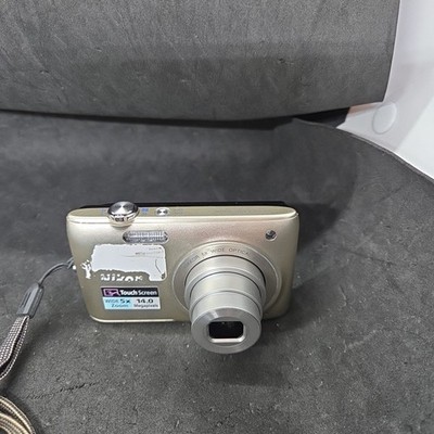 Nikon COOLPIX S4100 14.0MP Digital Camera Silver With Battery No Charger