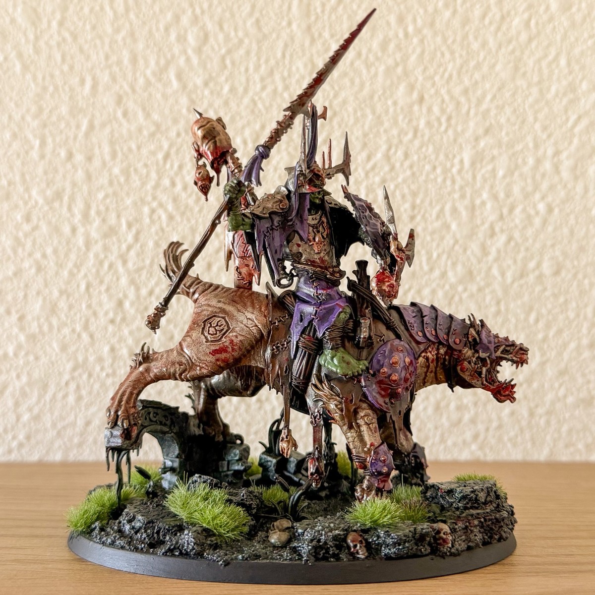 Warhammer Orruk Warclans - Painted Killaboss on Great Gnashtoof