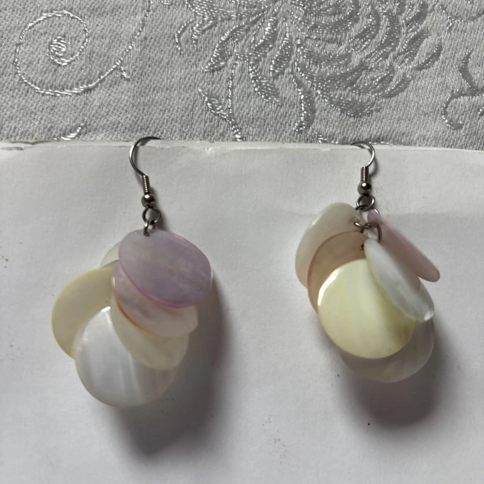 Madreperla, Pendientes Colgantes Racimo Hechos a Mano Concha Playa, Boho Hippie Foto 4 de 4