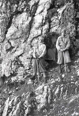 2x Orig. Negativ Foto Kletterer bei Denkmal i.d. Bergen Bayern Österreich