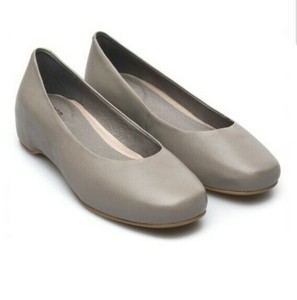 minimalist ballet flats