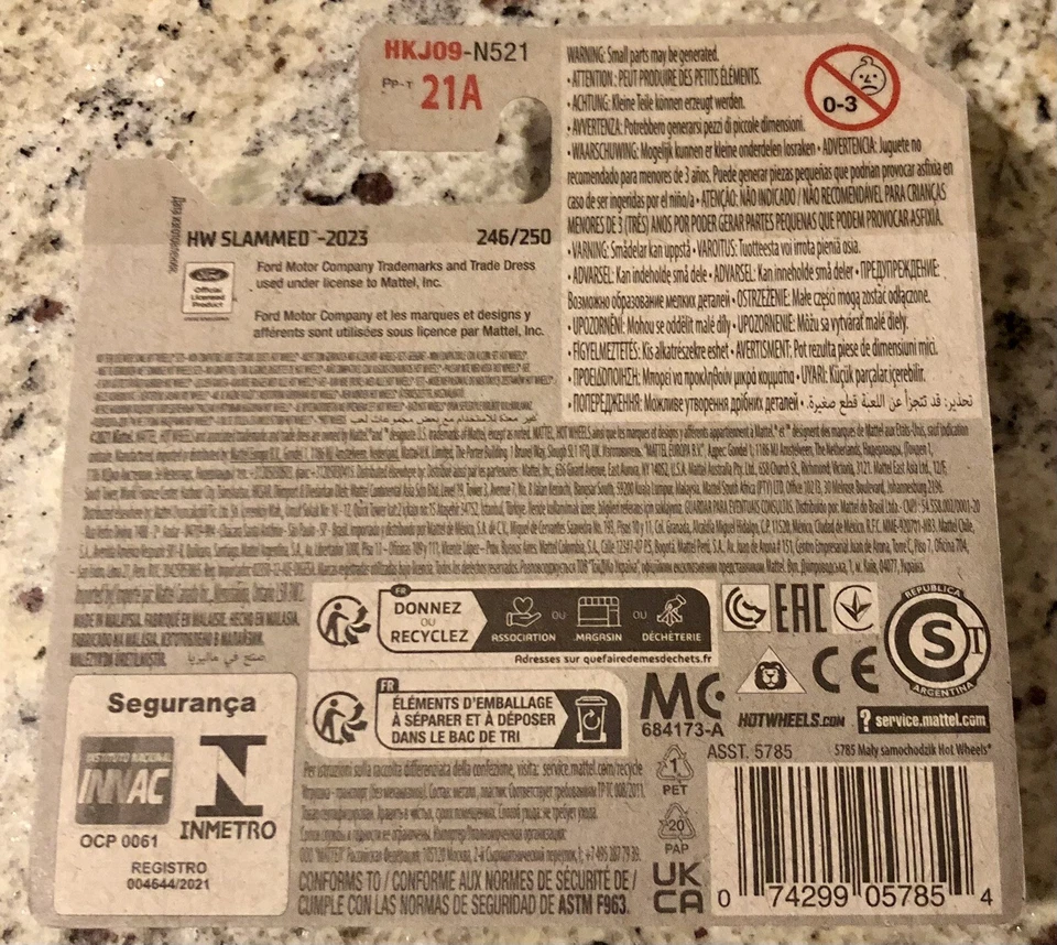 Hot Wheels ‘64 LINCOLN CONTINENTAL VIOLA 2023 1:64 - Immagine 2 di 2